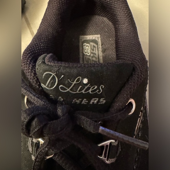 Women’s sketcher shoes size 8 - Picture 4 of 5